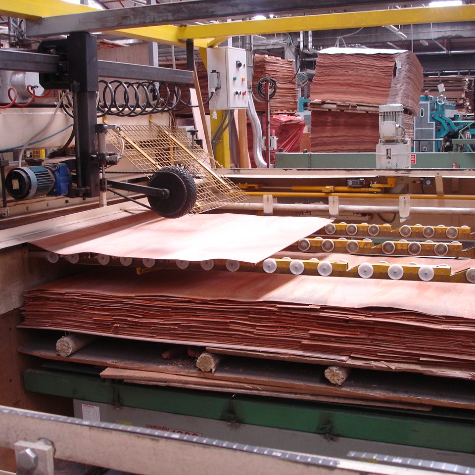 Mezzi di produzione Compensati Toro